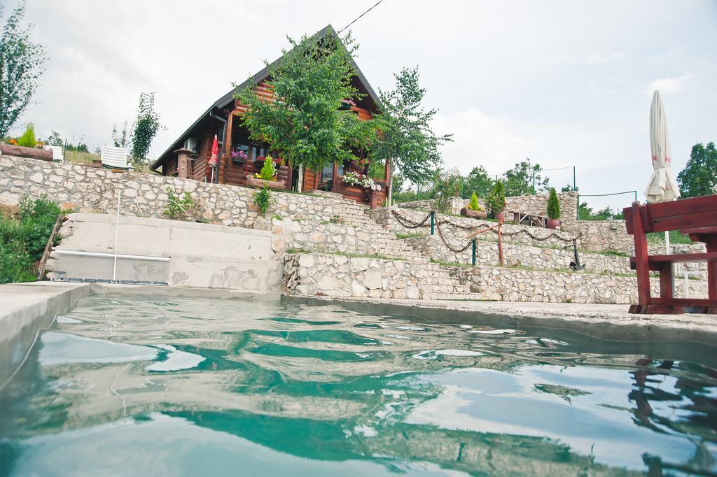 Holiday Home Zoric Niksic Luaran gambar